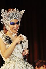 高清：尚雯婕广州个唱好听好看 幻魅彩妆唱出时尚