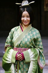 组图：《秀丽》林心如称没觉得和袁弘像姐弟恋