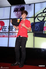 组图：罗志祥举办公益义卖记者会 期待郭富城个唱