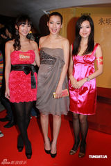 幻灯图：《72家租客》特别场 袁咏仪密实打扮失色