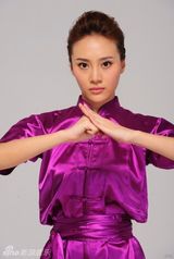 组图：新科武术冠军香港秀 被称最美功夫女孩