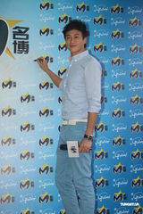 组图：何润东回应“地下女友”传闻 望40岁前成婚