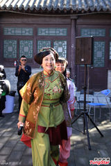 组图：潘长江拍《毛驴县令》 恬妞巩汉林加盟