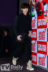 组图：EXO等助阵《圣诞老人》鹿晗笑出双下巴