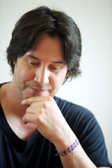 组图：对话基努-里维斯 剥去面纱还是那么酷