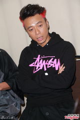 组图：左麟右李开唱李克勤庆生 黄子华看演出