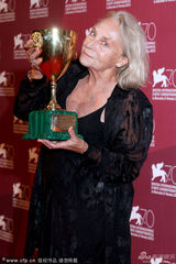 组图：威尼斯电影节闭幕 《郊游》获评委会大奖