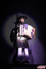 组图：黄耀明个唱何韵诗亲吻 林宥嘉变粉丝献唱