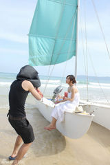 组图：徐静蕾三亚拍片享受惬意时光 花絮照片曝光