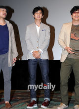 组图：刘承浩朴哲民为动画片配音 助阵媒体首映会