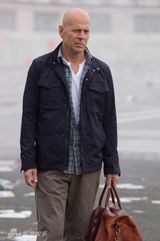 组图：《虎胆龙威5》新剧照 布鲁斯威猛依旧