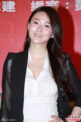 组图：梁政珏透视露内衣 徐子珊暧昧女女吻