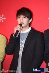 组图：JYJ俊秀与李珉廷宋允儿等助阵孙艺珍新片