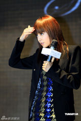 幻灯图：蔡依林品牌落户上海 没与周董分享开店经验