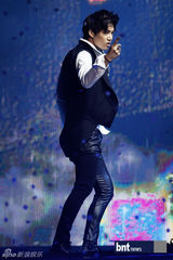 组图：EXO-K成员KAI迎接二十岁成人礼