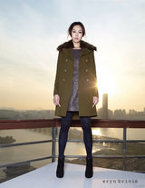 组图：金敏熙拍秋冬服装广告 厚重穿着不掩好身材