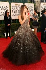 高清图：奥利维亚-王尔德渐变礼服繁星满天