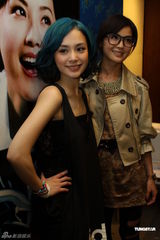 组图：Twins上海宣传新专辑 谈及感情阿娇称随缘