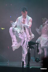 高清组图：许志安香港性感开唱 郑秀文现身不许求婚