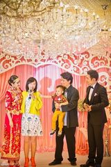 组图：严屹宽杜若溪设答谢宴敬恩师数度落泪