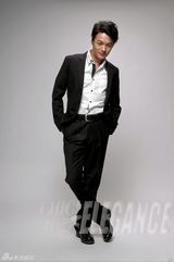 组图：郑国霖写真诠释三优熟男魅力两重天