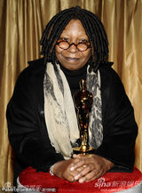 组图：奥斯卡小金人亮相 女星乌比-戈德堡剪彩