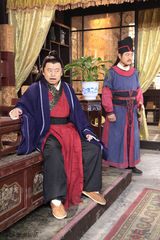 组图：《聪明小空空》潘长江演糊涂县令变妻管严