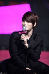 高清组图：金在中宋智孝新片《豺狼来了》发布