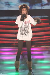 幻灯：《天声王牌》踢馆赛 苑琼丹不敌Miumiu遭淘汰