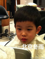 组图：任贤齐与可爱儿女近照曝光 姐弟俩感情好