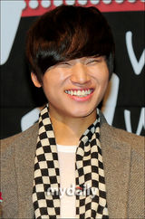 组图：韩星大成吴满锡等新剧《whats up》记者会