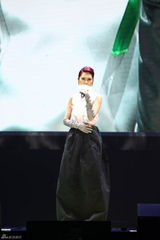 组图：TOP榜歌手祈福雅安 李宇春获全能艺人