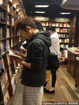 组图：大S孕期照片回顾 老公汪小菲常伴左右