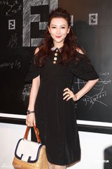 组图：诸葛梓岐大婚将请陈法拉 徐濠萦赞谢霆锋厨艺