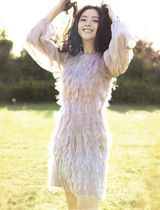 组图：黄小蕾新年推出限量写真纪念《蕾女心经》