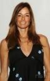 幻灯图集：美剧明星凯丽成新《花花公子》封面女郎