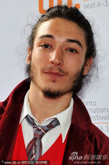 组图：《壁花少年》多伦多首映 妮娜与艾玛争艳