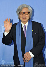 幻灯图：《弟弟》柏林发布会 吉永小百合和服亮相