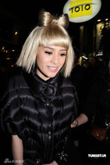 幻灯图集：阿Sa(蔡卓妍)办27岁生日派对 阿娇亮相抢风头