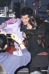 组图：任贤齐新歌演唱会不忘做慈善特设黑暗通道