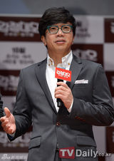 组图：金仁权赵郑锡等宣传《救国的钢铁队伍》