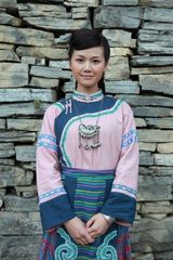 《喋血边城》热播 宋祖英妹妹宋佳玲剧照曝光