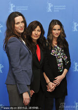 幻灯图集：《房东与租客》记者会 三美女竞艳