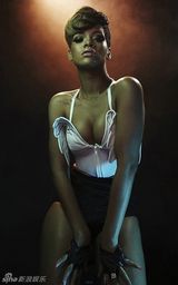 幻灯图集：蕾哈娜登《滚石》杂志 性感写真曝光 