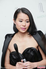 组图：吴雨霏无惧发烧秀性感 张敬轩没胆上歌手