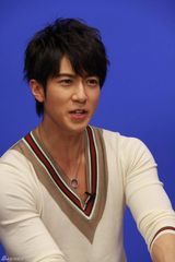 高清组图：吴尊做客新浪花絮照 阳光美男表情百变