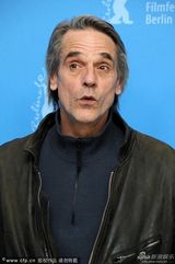 组图：《里斯本夜车》发布 主演争当表情帝