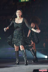 组图：叶倩文一家三口合唱 林青霞素颜到场欣赏