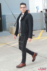 组图：方逸华跪拜邵逸夫 刘德华张学友致祭