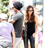 组图：贝克汉姆千金首曝光 小脸肉嘟嘟可爱至极